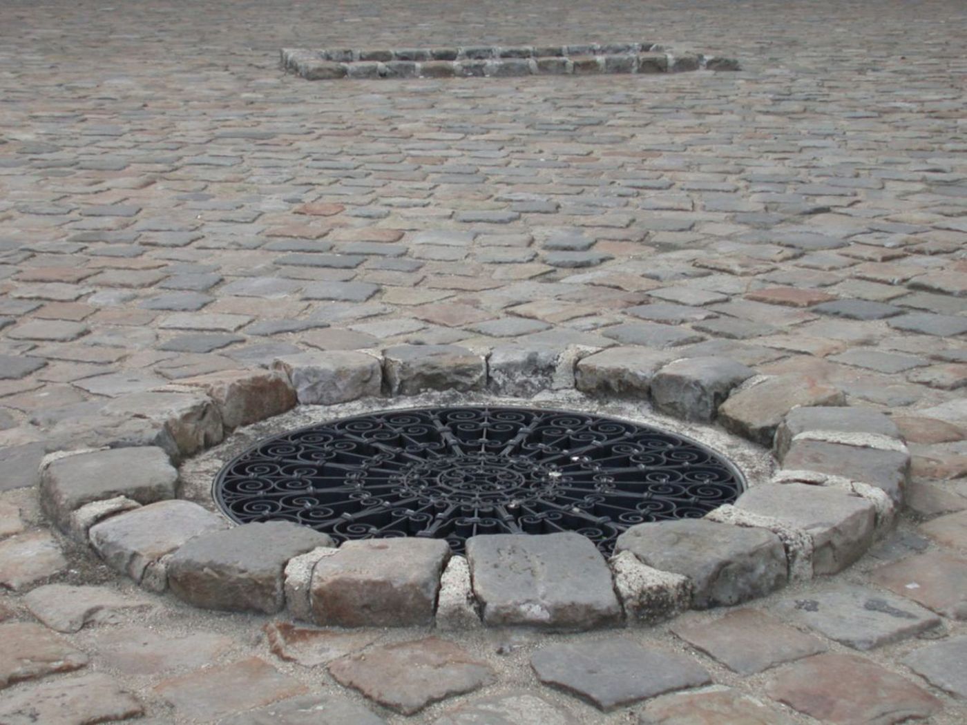 amiral-de-coligny-rue-de-l-louvre-puits-20-max.jpg