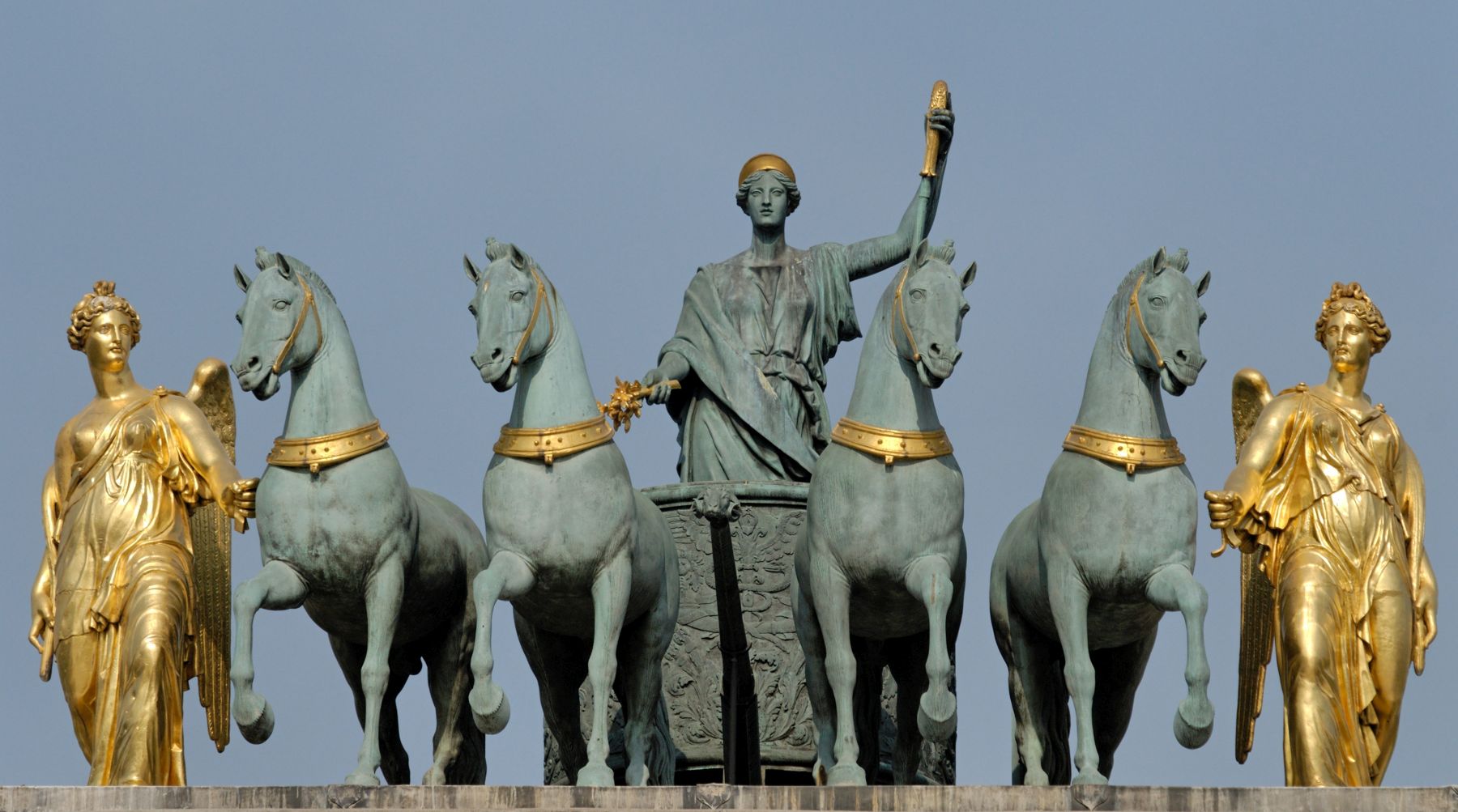 carrousel-place-du-quadrige-de-l-arc-de-triomphe-01-max.jpg