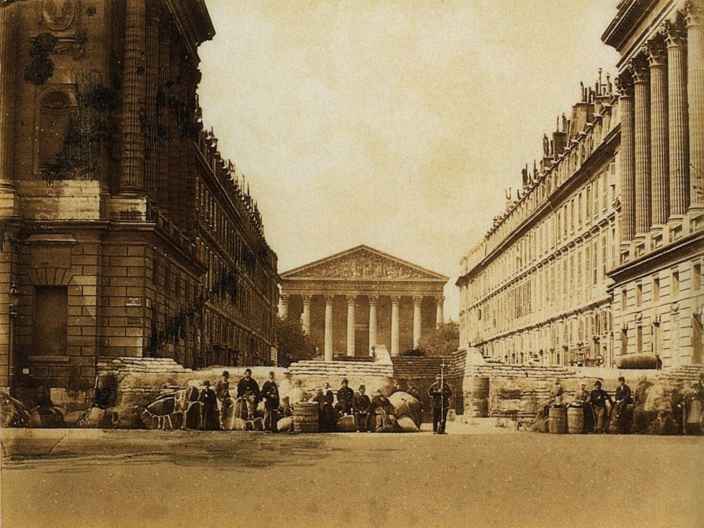 royale-rue-1-2-barricade-rue-royale-1871-39-max.jpg