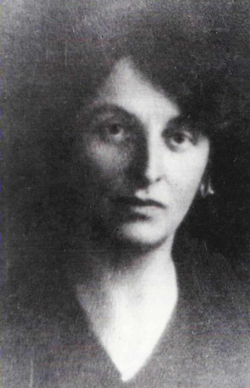 armand-elisabeth-dite-inessa-08-max.jpg