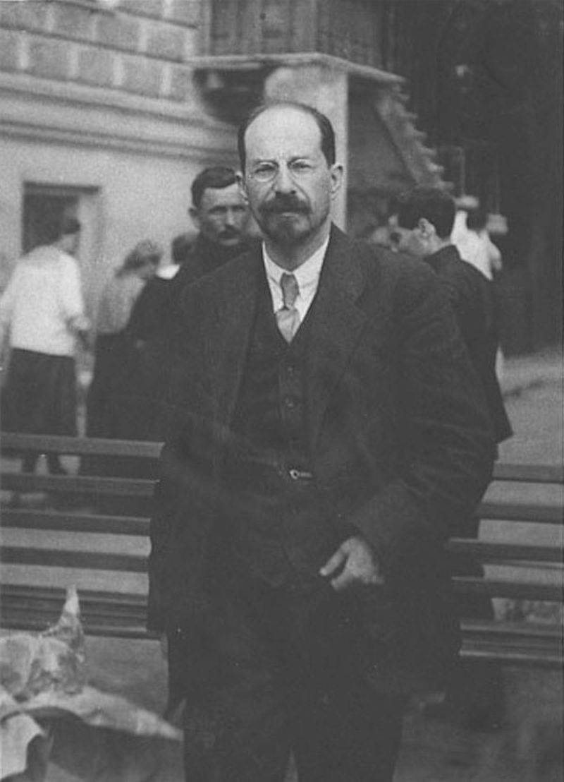 lounatcharsky-anatoli-03-max.jpg