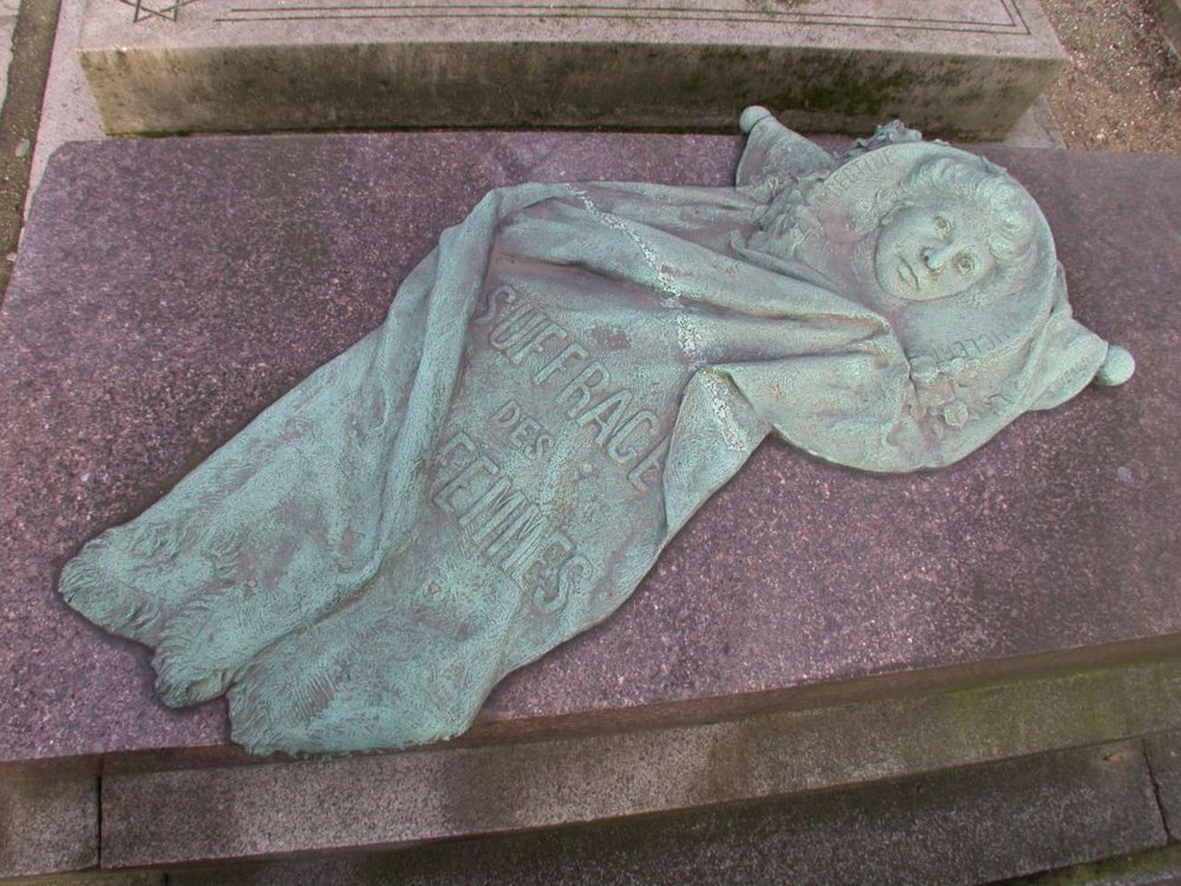 pere-lachaise-auclert-hubertine-49eme-section-03-max.jpg