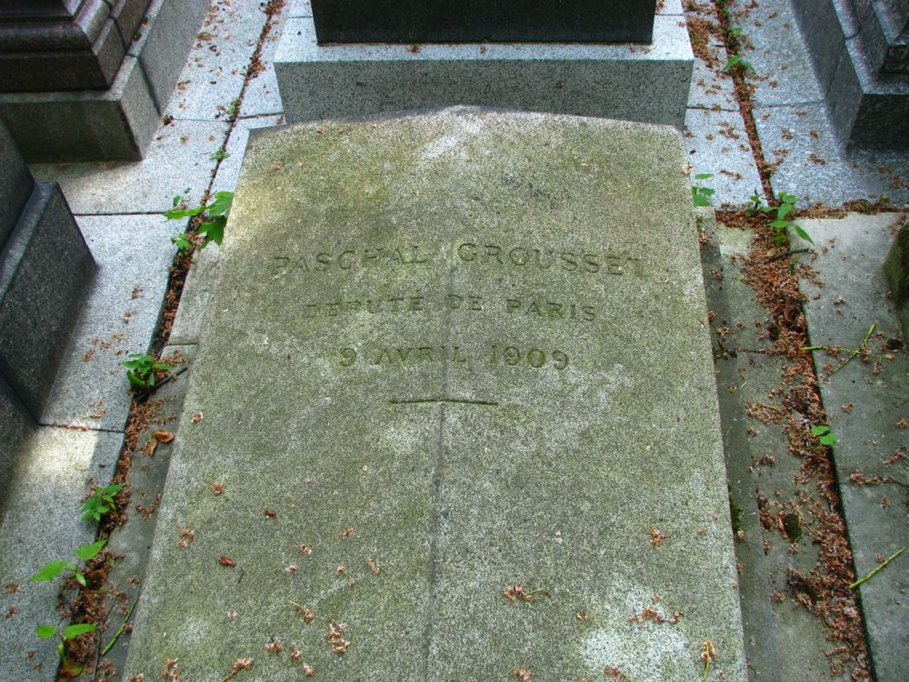 pere-lachaise-grousset-paschal-89eme-section-02-max.jpg