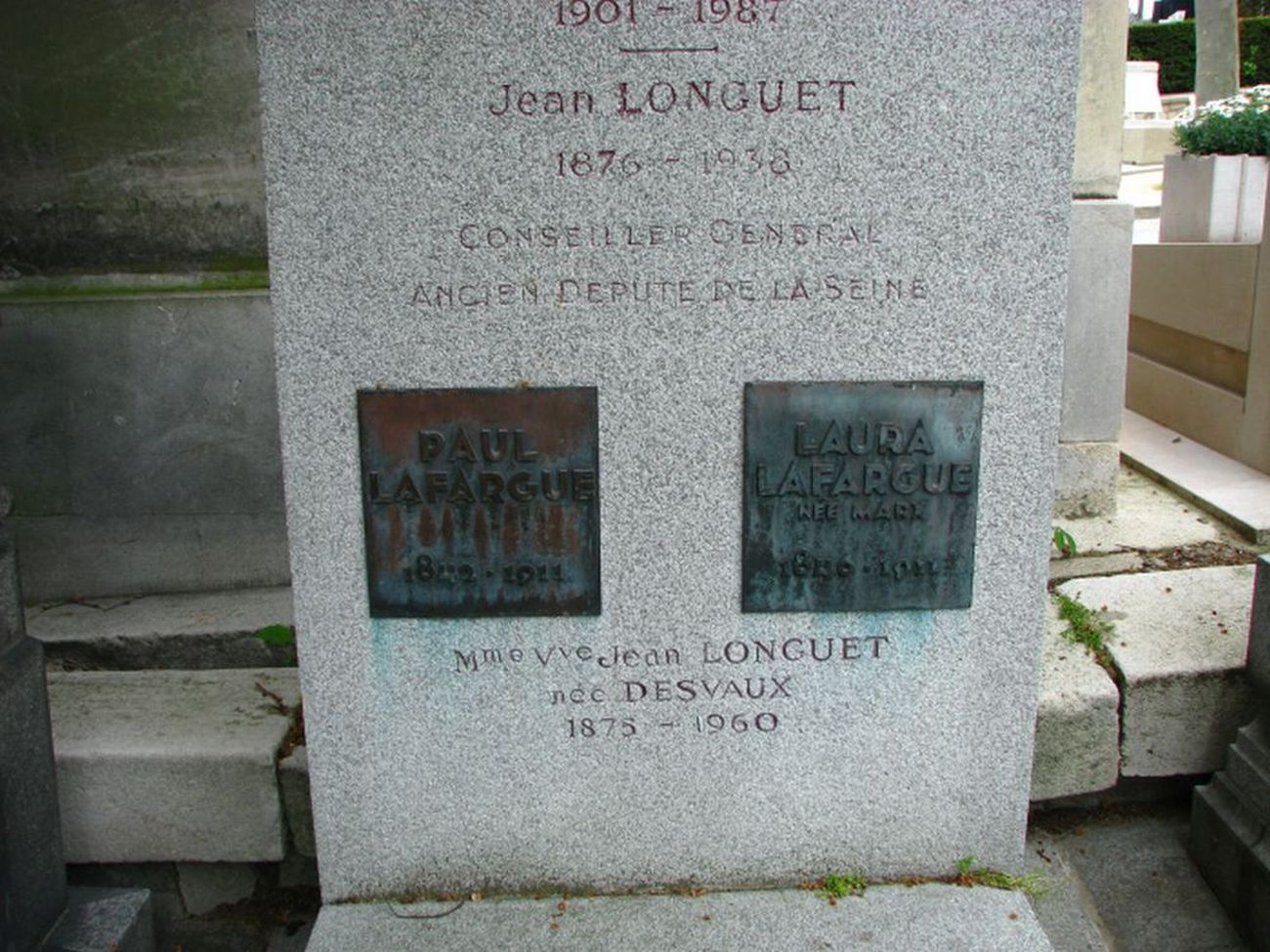 pere-lachaise-lafargue-paul-et-laura-marx-76eme-section-04-max.jpg