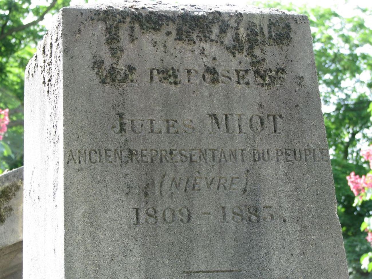 pere-lachaise-miot-jules-53eme-section-04-max.jpg
