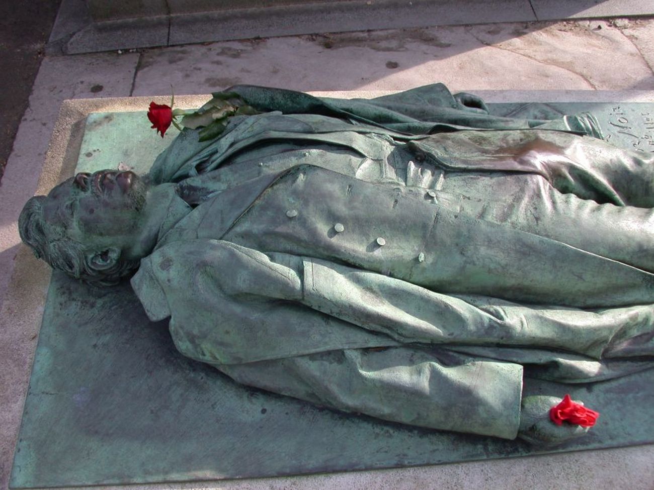 pere-lachaise-noir-victor-92eme-section-04-max.jpg