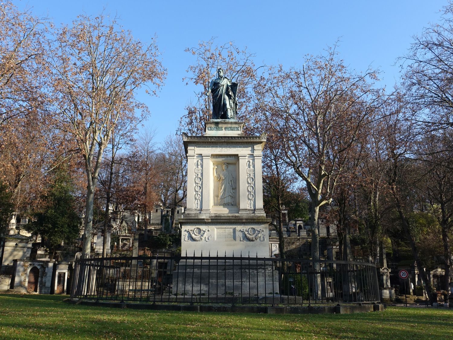 pere-lachaise-perier-casimir-05-max.jpg