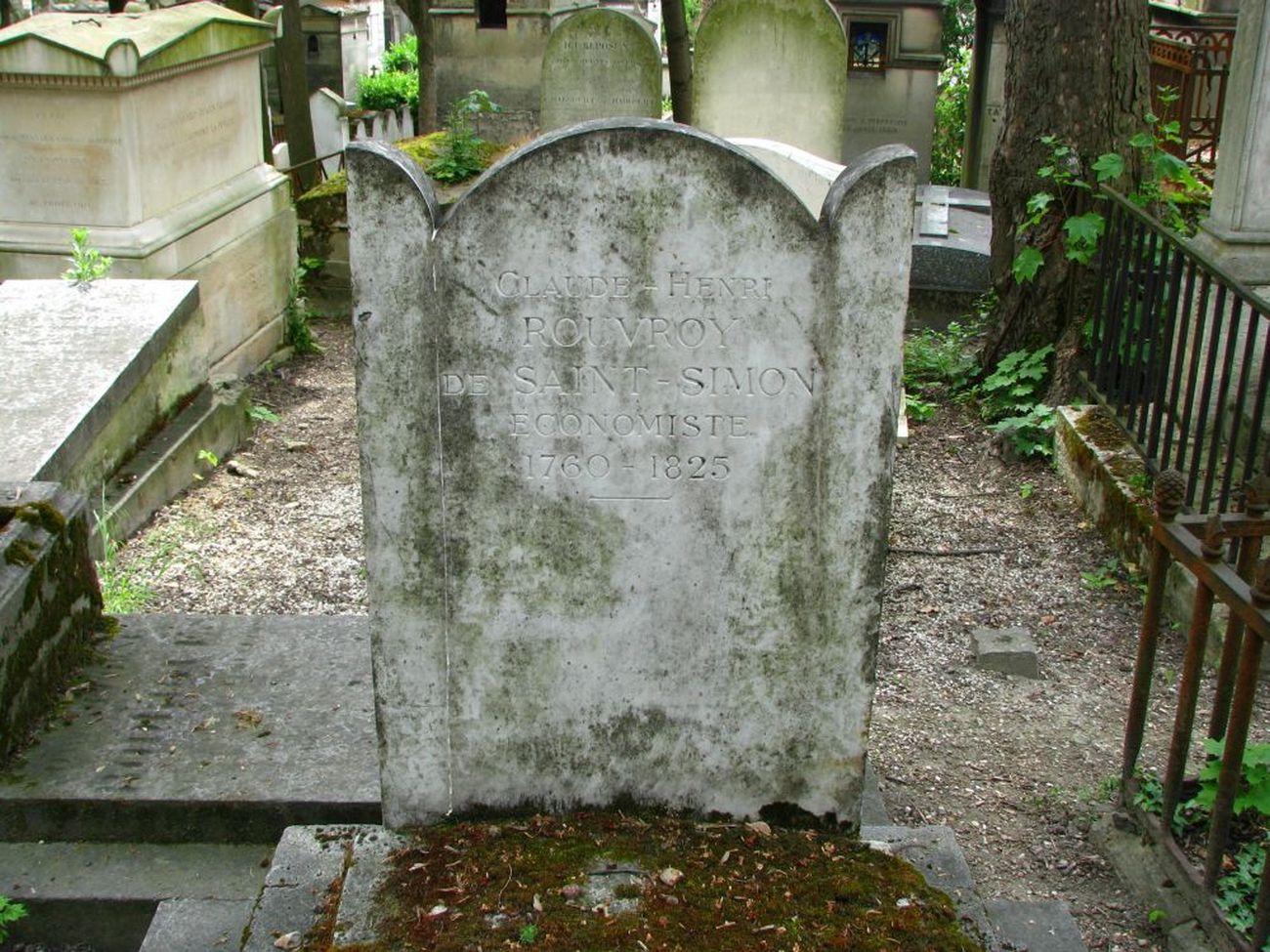 pere-lachaise-saint-simon-claude-henri-rouvroy-de-28eme-section-02-max.jpg