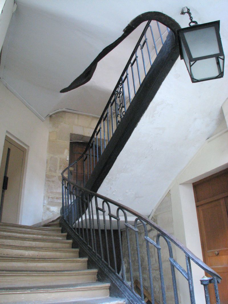 montagne-ste-genevieve-rue-de-la-34-college-des-33-18-mini.jpg