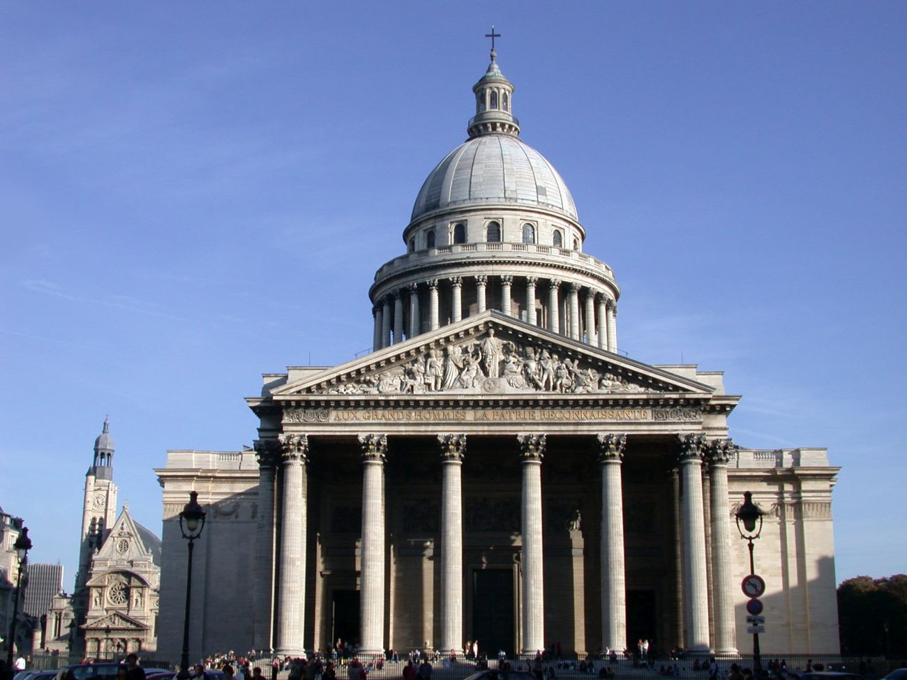 pantheon-place-du-pantheon-01-max.jpg