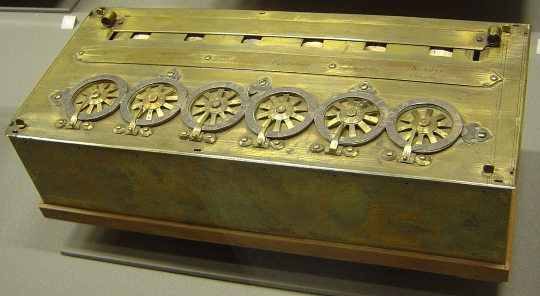 pascal-machine-a-calculer-04-max.jpg