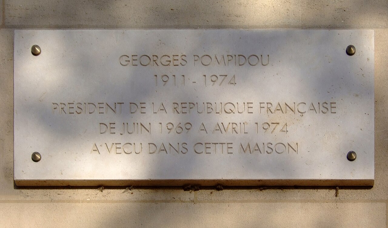Plaque dédiée à Geogres Pompidou, 24 quai de Béthune, Wikimedia