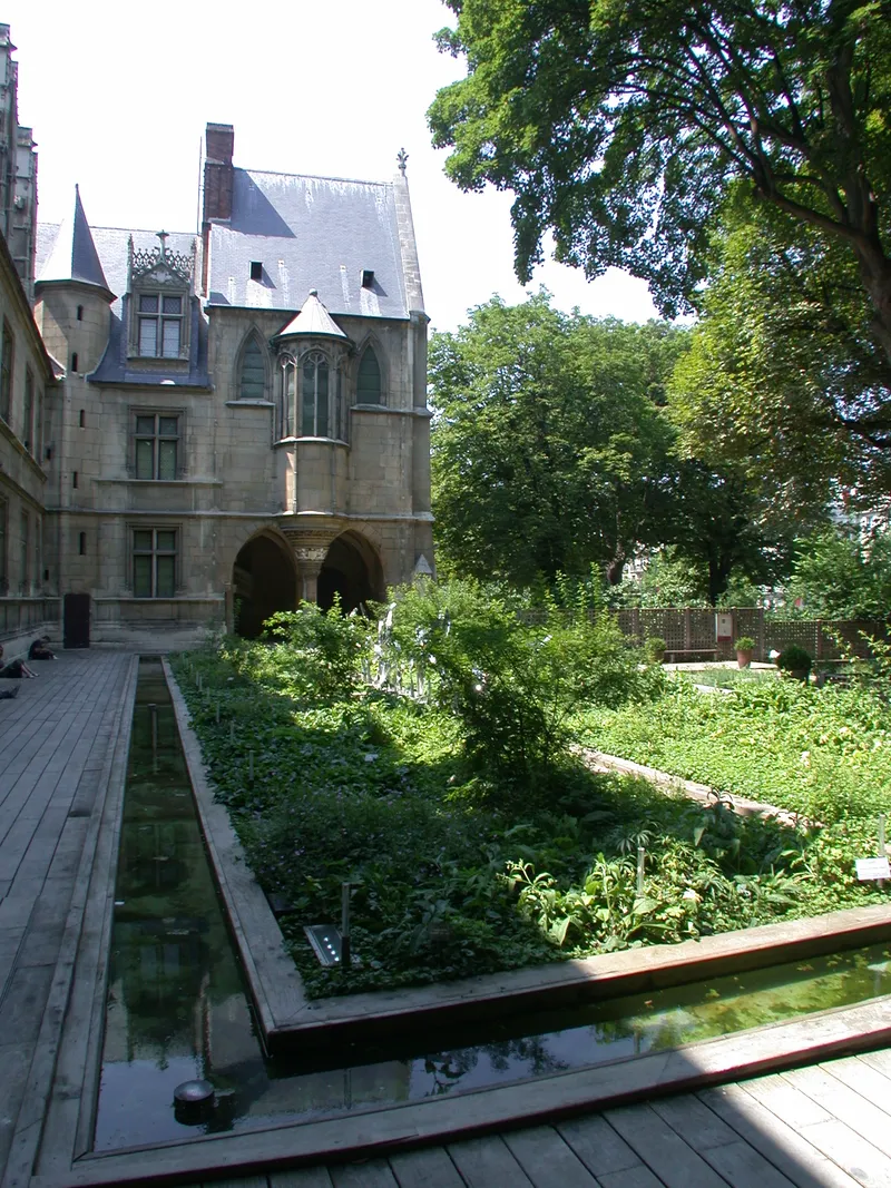 Hôtel des Abbés de Cluny