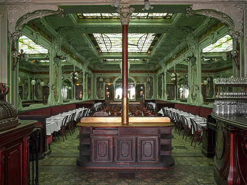 Bouillon Julien, au décor art nouveau remarquable