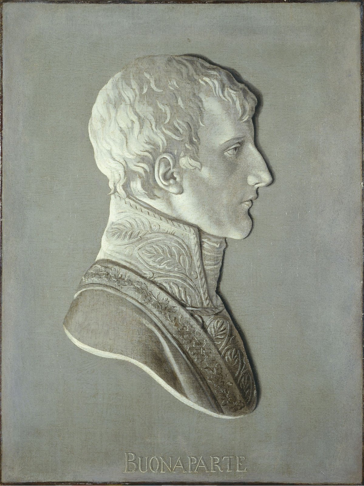 Bonaparte Premier consul, trompe-l’œil de bas-relief par Piat Joseph Sauvage (musée Carnavalet) — domaine public — Wikimedia Commons Peinture en trompe-l’œil : profil de Bonaparte en bas-relief blanc, en habit brodé, au-dessus de l’inscription « Buonaparte »