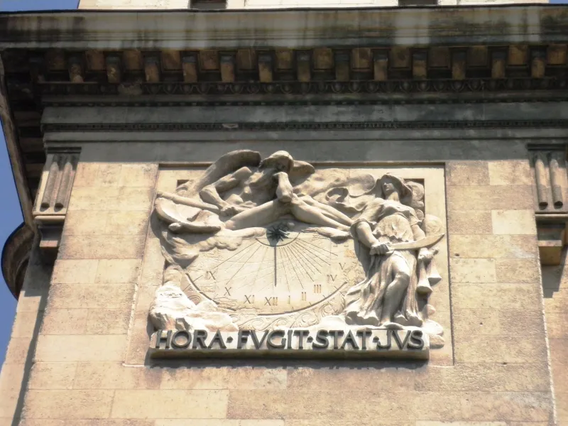 Cadran solaire du Palais de Justice