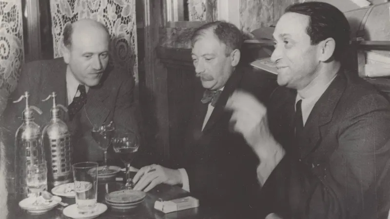 Café au bas de chez Roth, rendez-vous des exilés autrichiens et allemands ayant fui le nazisme