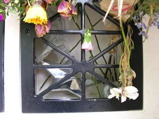 Photographie : case de Thierry Mugler, cimetière du Père-Lachaise