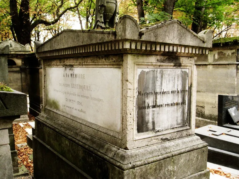 Photographie : le cénotaphe de Joseph Lesurques au cimetière du Père-Lachaise