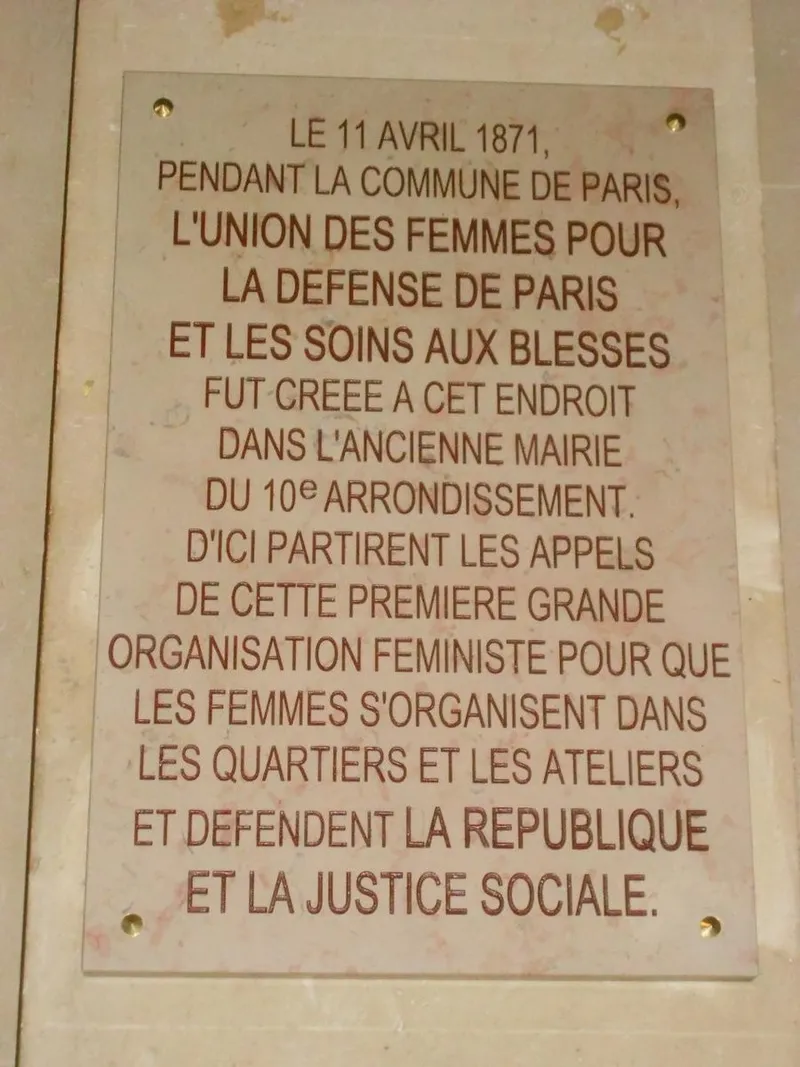 Création de l'Union des Femmes pour la défense de Paris et les soins aux blessés ; fédération constituée de 20 comités, un par arrondissement