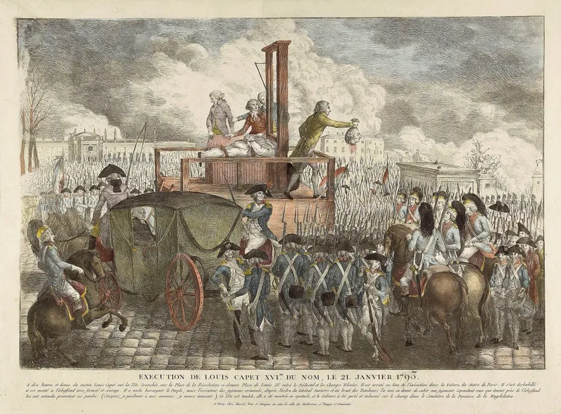 Estampe coloriée : la tête de Louis XVI montrée à la foule, sur l’échafaud de la place de la Révolution