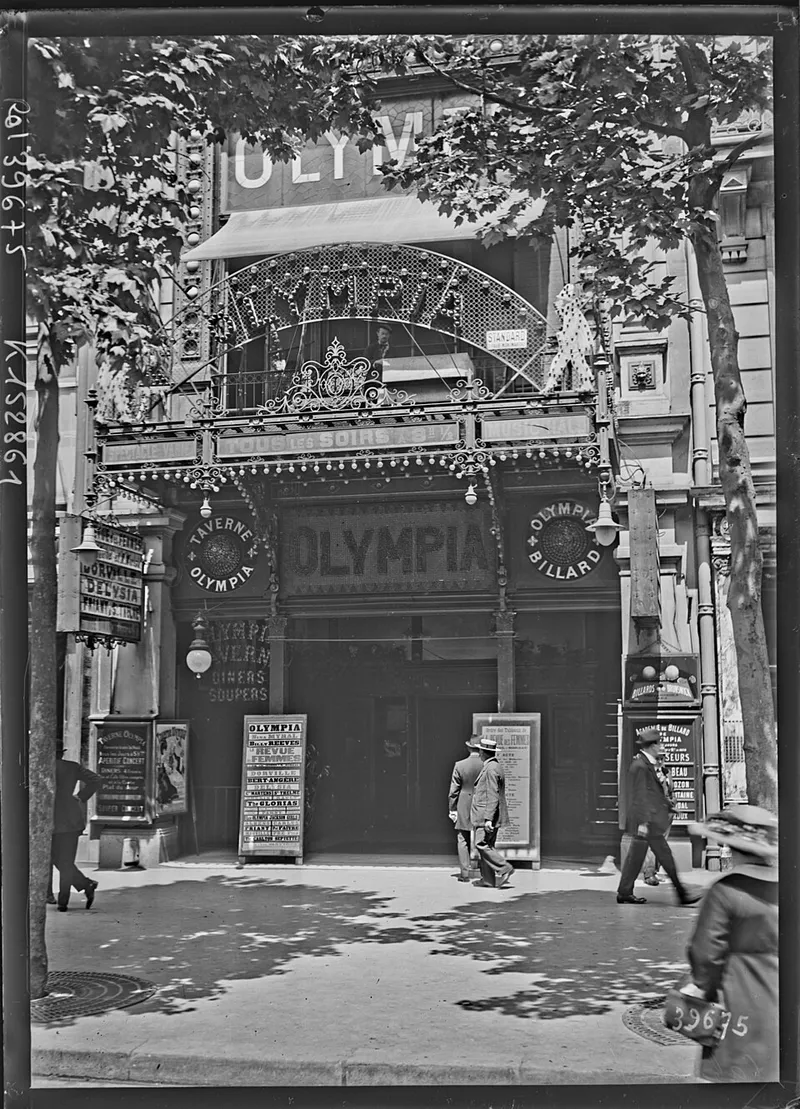 Inauguration de l'Olympia ; la salle deviendra un cinéma de 1928 à 1953, pour redevenir en suite un music-hall