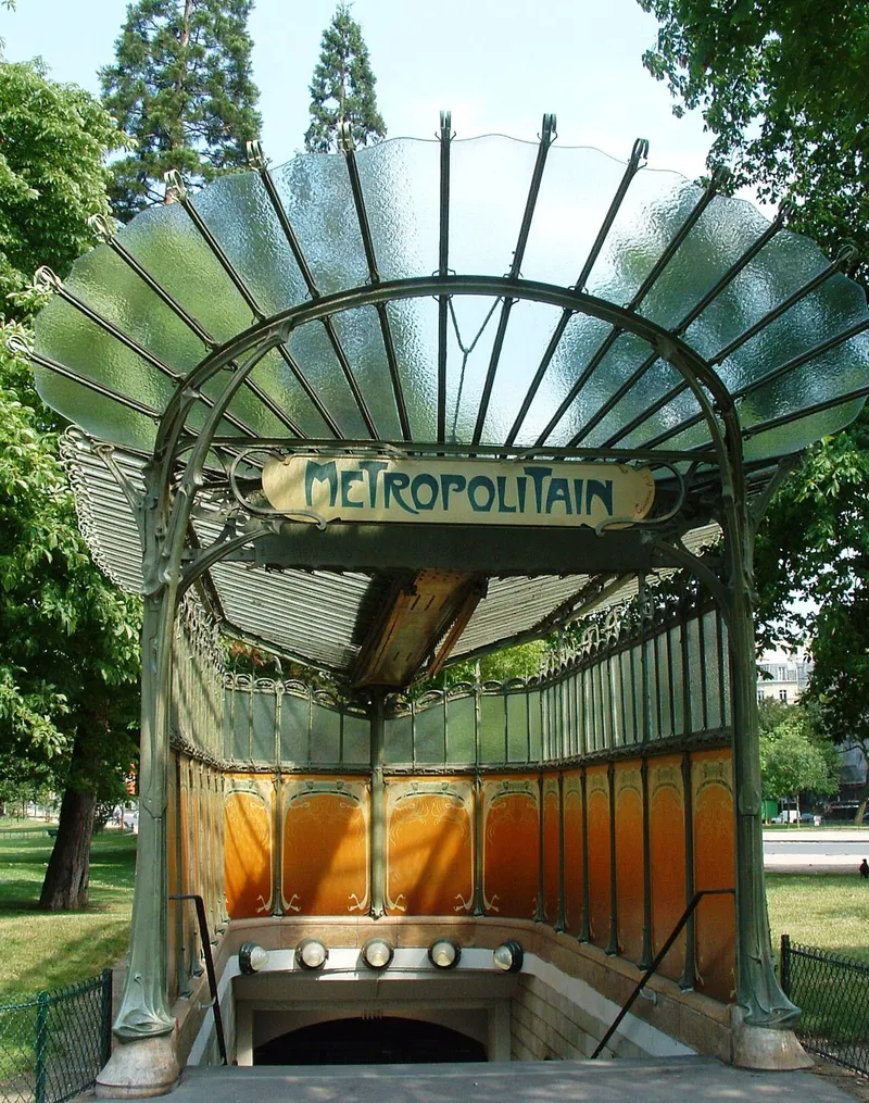Le Métropolitain ouvre sa ligne 1, de Porte Maillot à Vincennes : 30 000 billets vendus le premier jour