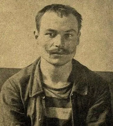 François Salson pointe son revolver sur le chah de Perse avenue de Malakoff