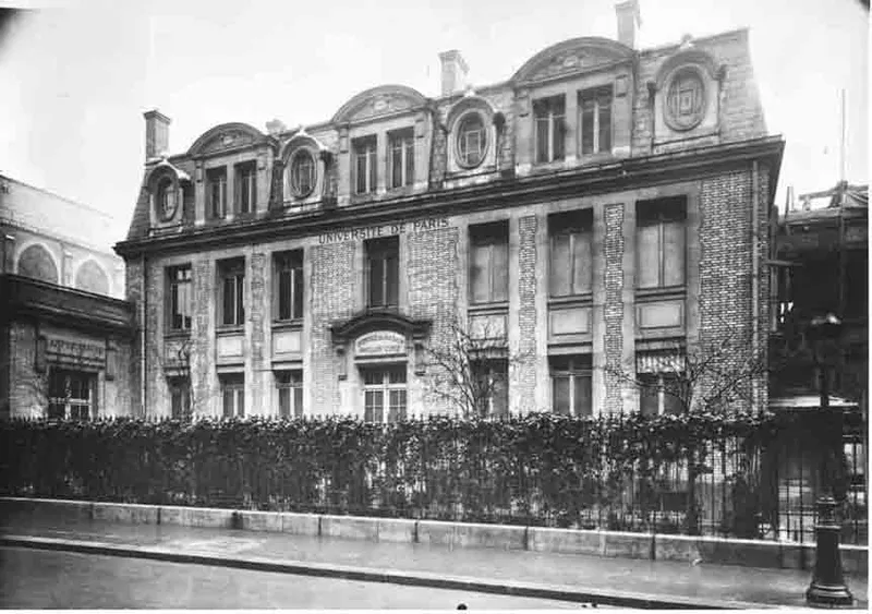 Laboratoire des Curie dans le parc de l'Institut du radium