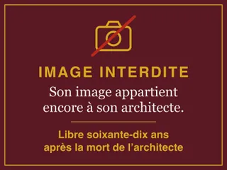 Écriteau : image interdite. Son image appartient encore à son architecte (Tribunal de Paris : Renzo Piano). Image libre soixante-dix ans après la mort de l'architecte.