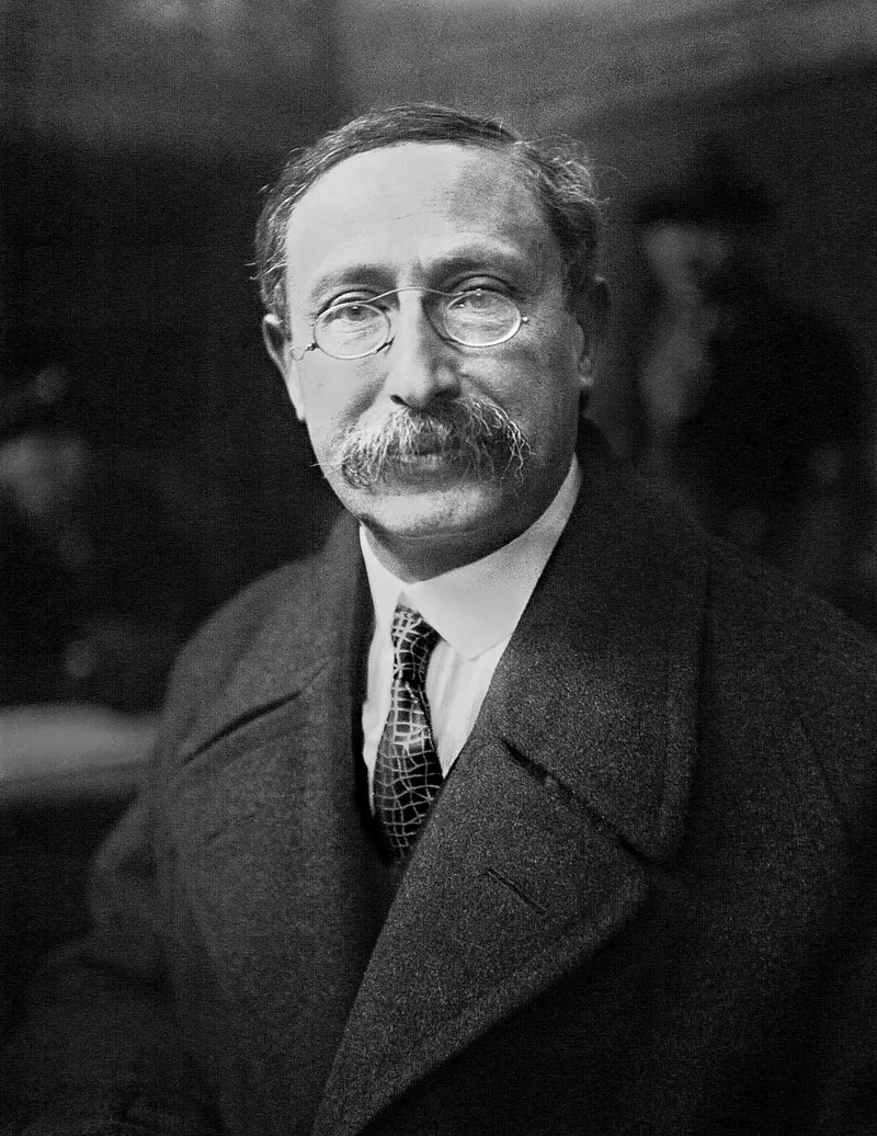 Léon Blum vient expliquer sa position de non intervention en Espagne