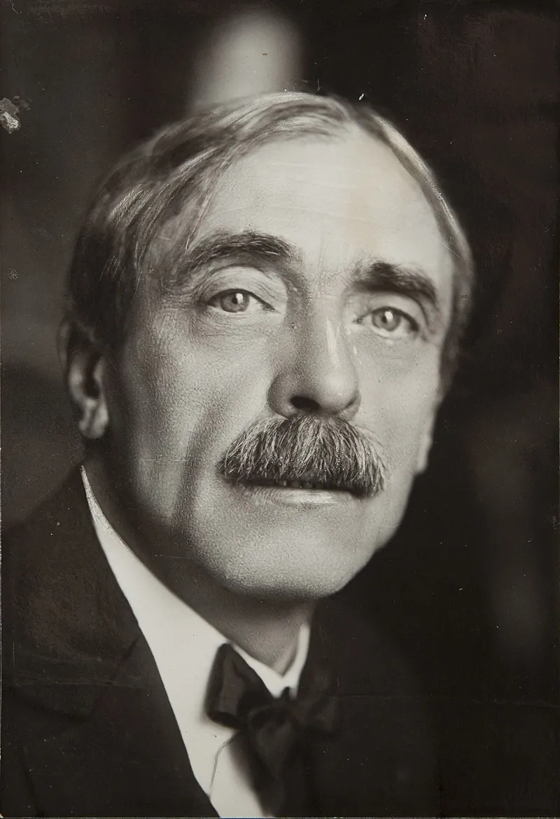 Paul Valéry meurt en 1945 dans la rue qui portait son nom de son vivant