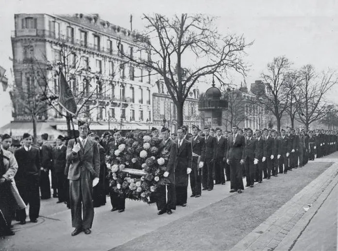 L'arrestation du physicien Paul Langevin par la Gestapo déclenche les premières manifestations de résistance étudiante