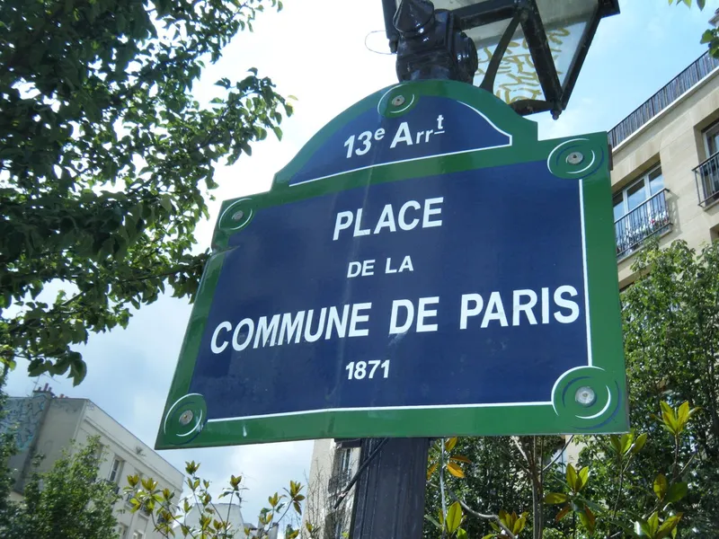 Place dédiée à la Commune de Paris
