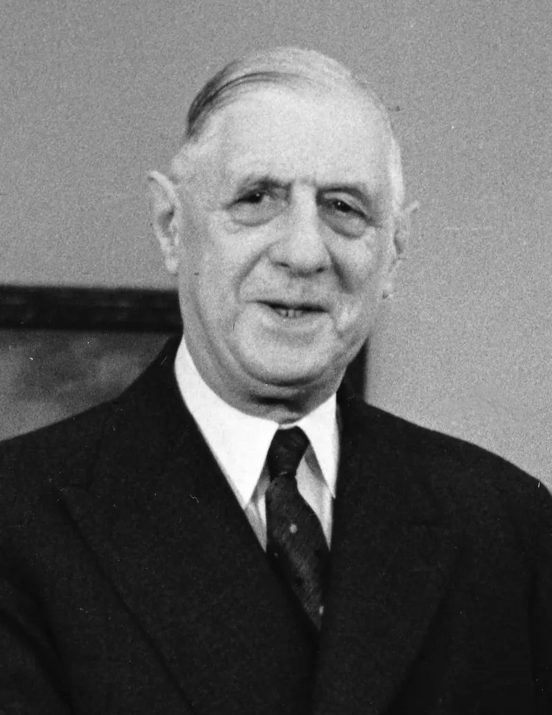 De Gaulle place de la République : une constitution taillée pour un homme
