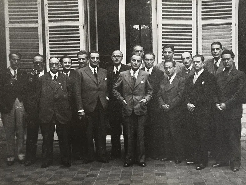 L'ordonnance du 4 octobre 1945 institue la Sécurité sociale et met en place la solidarité universelle