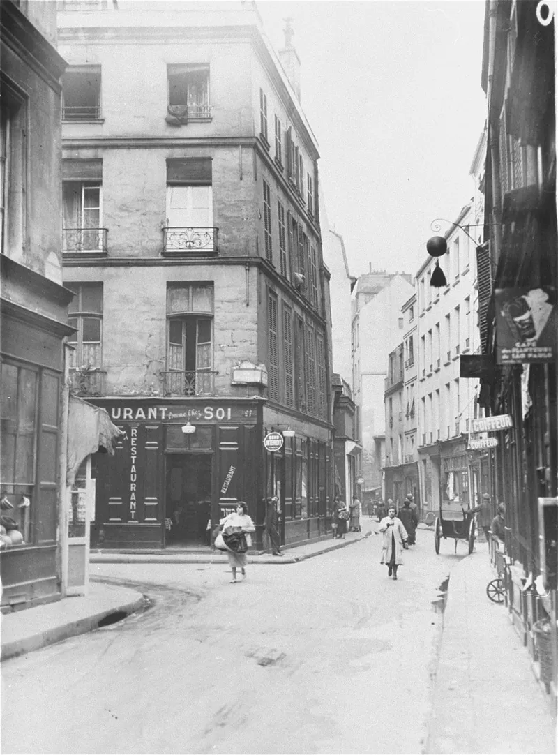 Réquisition de 38 à 40 000 appartements dans Paris pour le compte des nazis