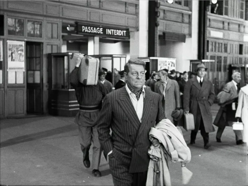 La Traversée de Paris (1956), Gare de Lyon