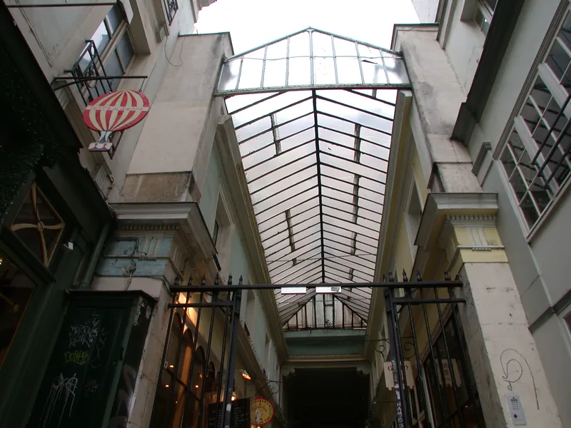 La cour du Commerce-Saint-André, refuge de Vallès pendant la Semaine sanglante