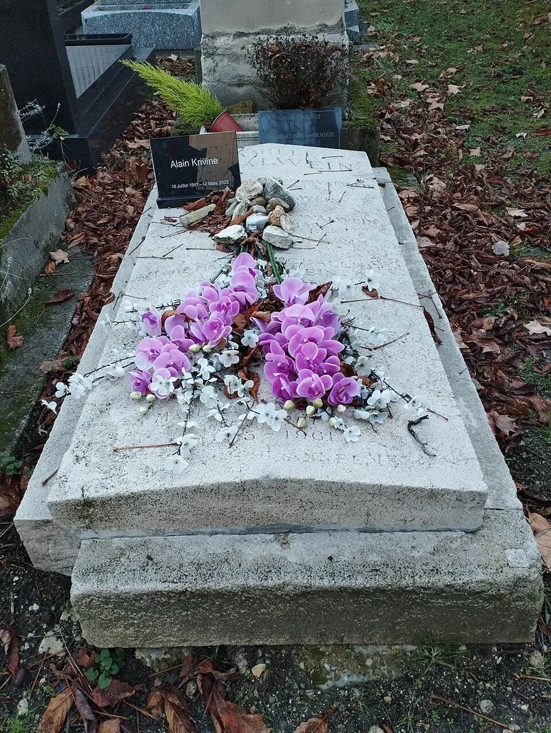 Photographie : la tombe d'Alain Krivine au cimetière des Batignolles