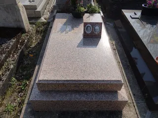 Photographie : la tombe d'Alain Touraine au cimetière du Montparnasse