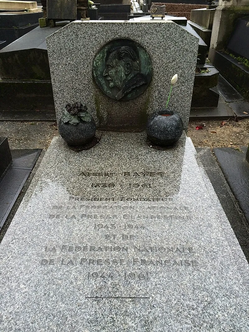Photographie : la tombe d'Albert Bayet au cimetière du Montparnasse