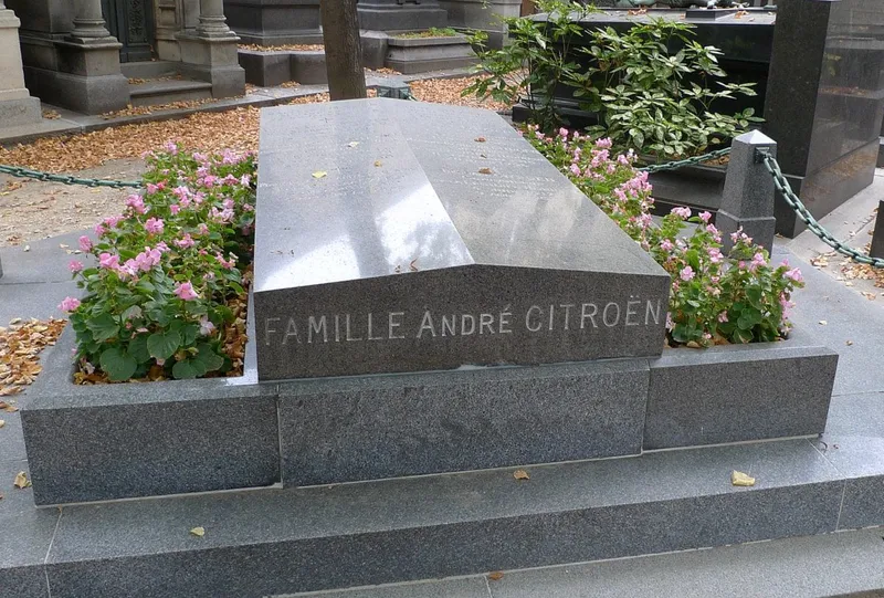 Photographie : la tombe d'André Citroën au cimetière du Montparnasse