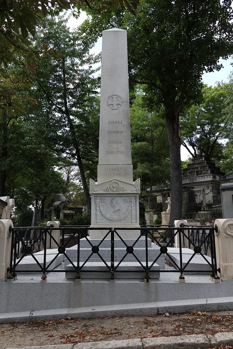 Photographie : la tombe d'André Masséna au cimetière du Père-Lachaise