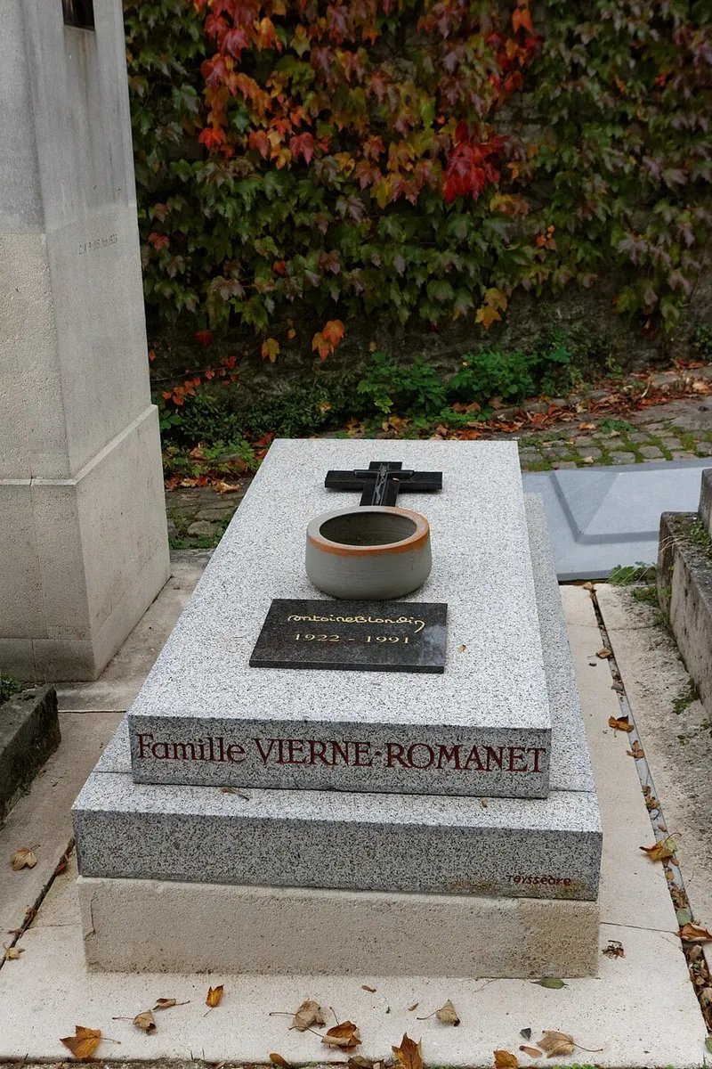 Photographie : la tombe d'Antoine Blondin au cimetière du Père-Lachaise
