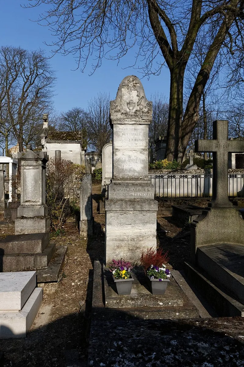 Photographie : la tombe d'Auguste Barbier au cimetière du Père-Lachaise