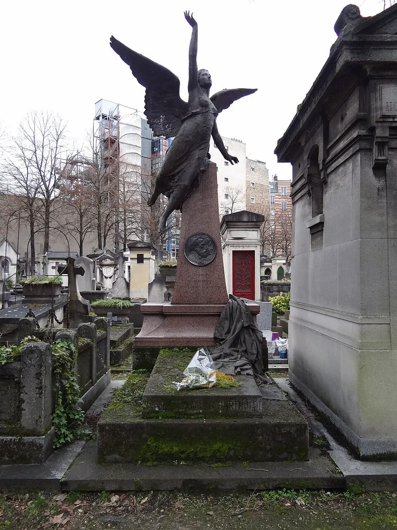 Photographie : la tombe d'Auguste Bartholdi au cimetière du Montparnasse