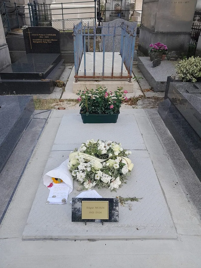 Photographie : la tombe d'Edgar Morin au cimetière du Montparnasse