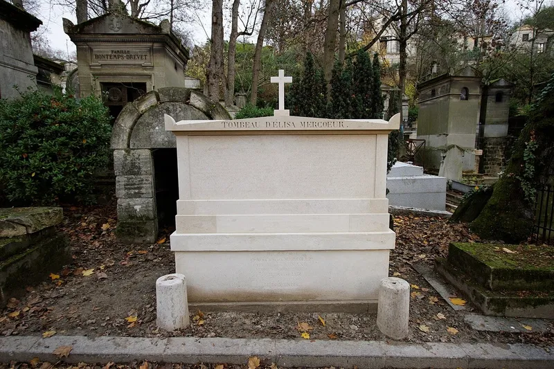 Photographie : la tombe d'Élisa Mercœur au cimetière du Père-Lachaise