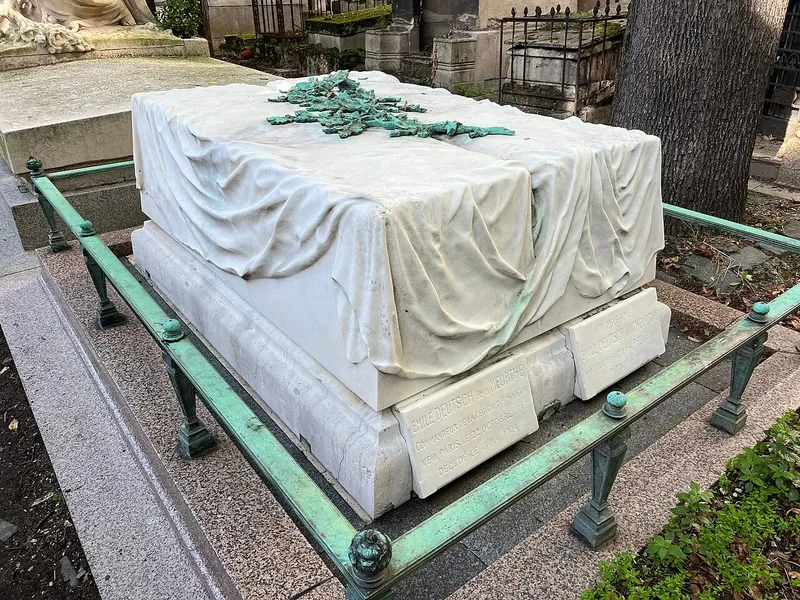Photographie : la tombe d'Émile Deutsch de la Meurthe au cimetière de Montmartre